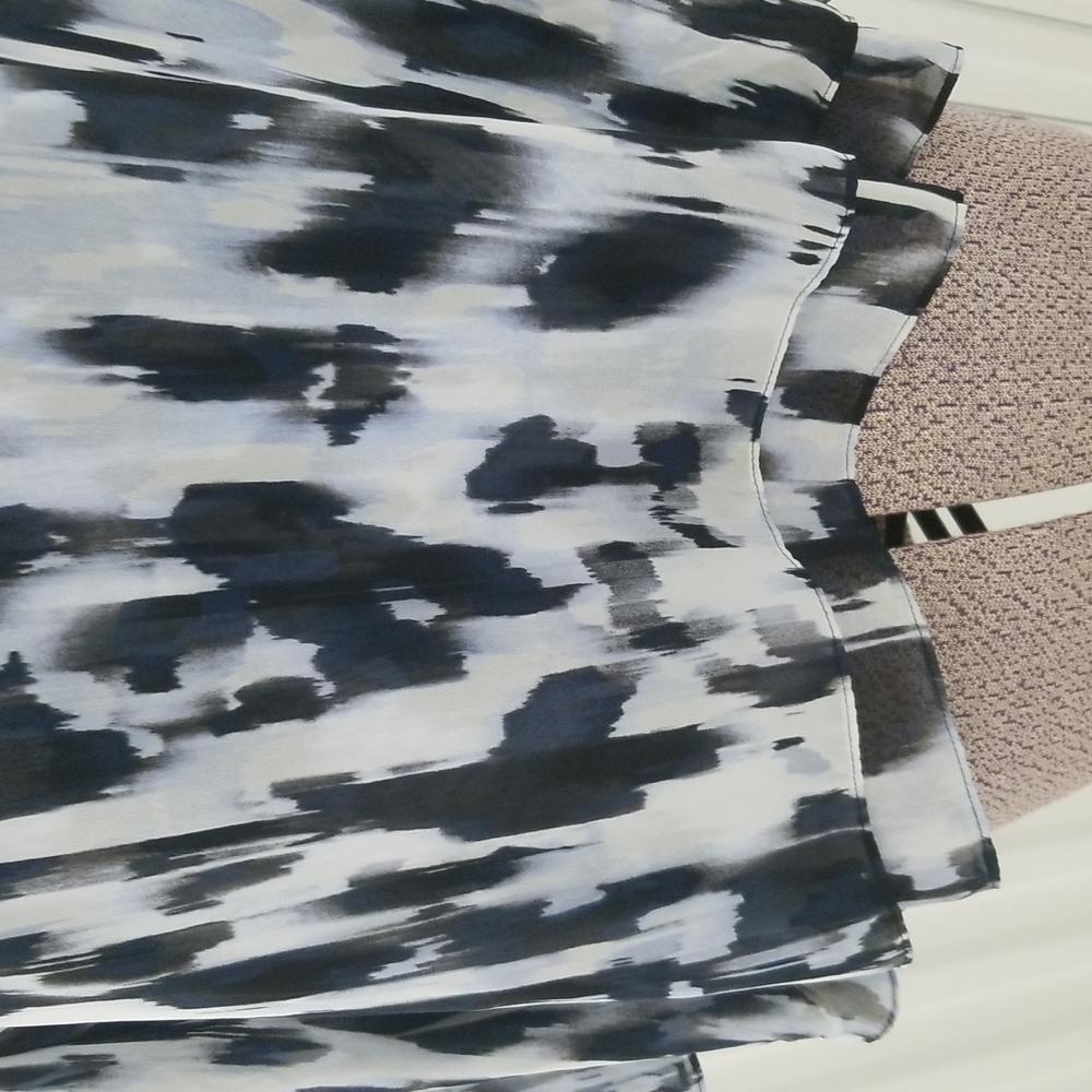 Jennifer Lopez Printed Hi low Top - Picture 4 of 9